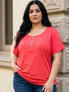 NWT Louise Paris Plus Size Red Blouse Top Scoop Neck Button Detail - Size 3XL